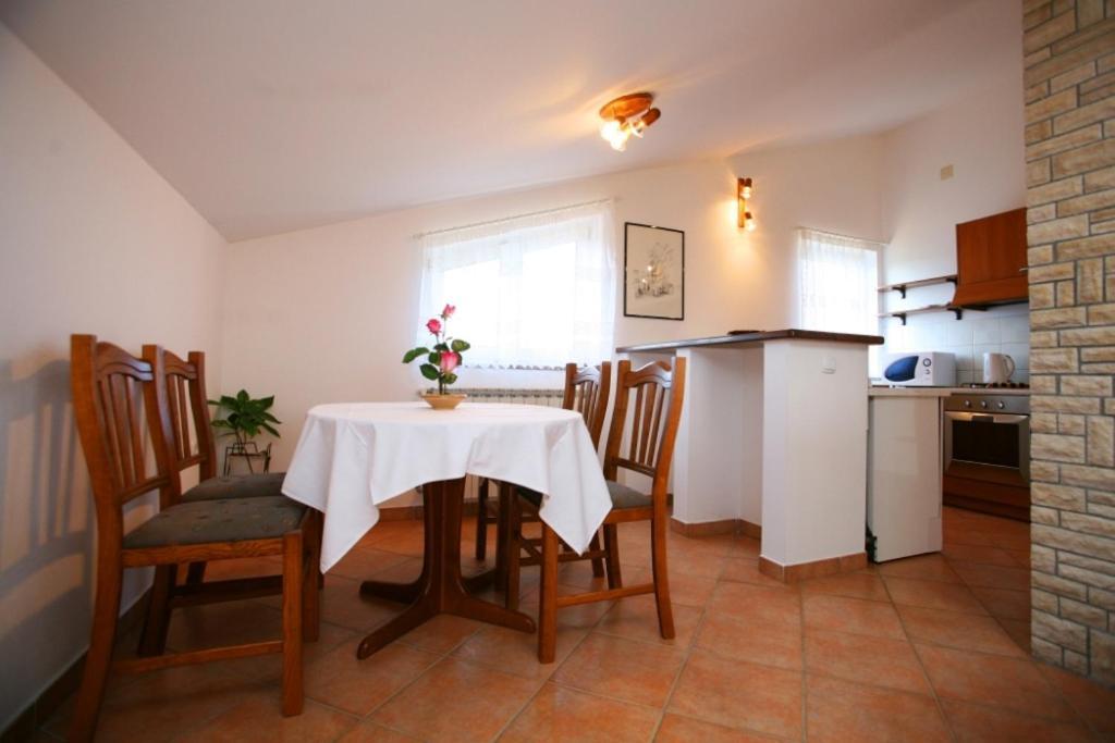 Apartments Villa Oliva Peroj Cameră foto