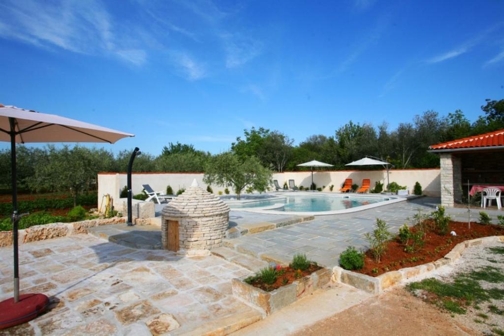 Apartments Villa Oliva Peroj Exterior foto